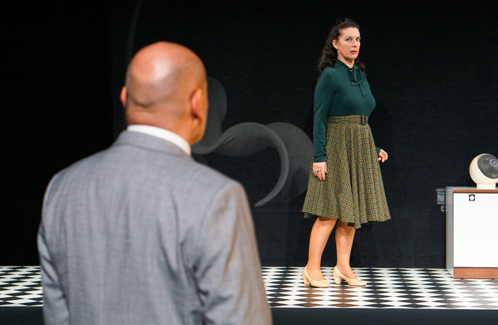 Laurent Collombert et Corinne Mariotto dans Tartuffe par le Grenier de Toulouse